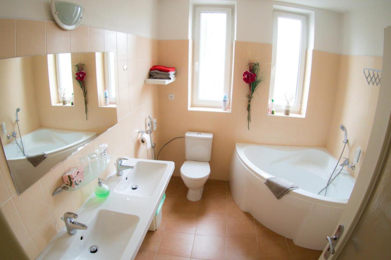 Apartments Radka Třeboň Eksteriør billede